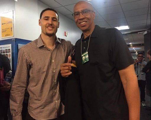 牌庆祝三振 牌庆祝三振